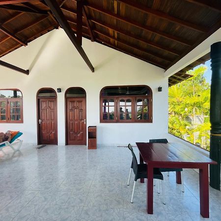 Bougain Villa Guesthouse Mirissa Bagian luar foto