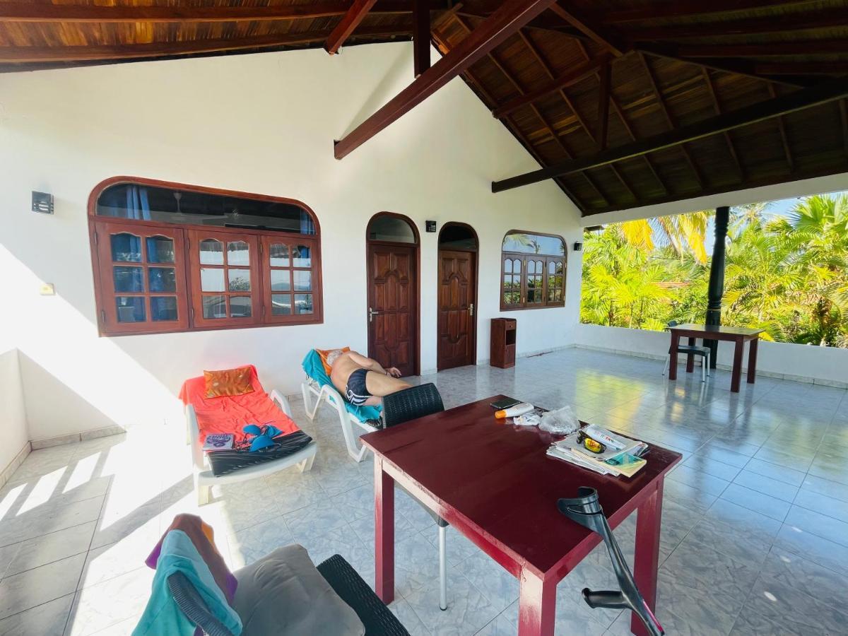 Bougain Villa Guesthouse Mirissa Bagian luar foto