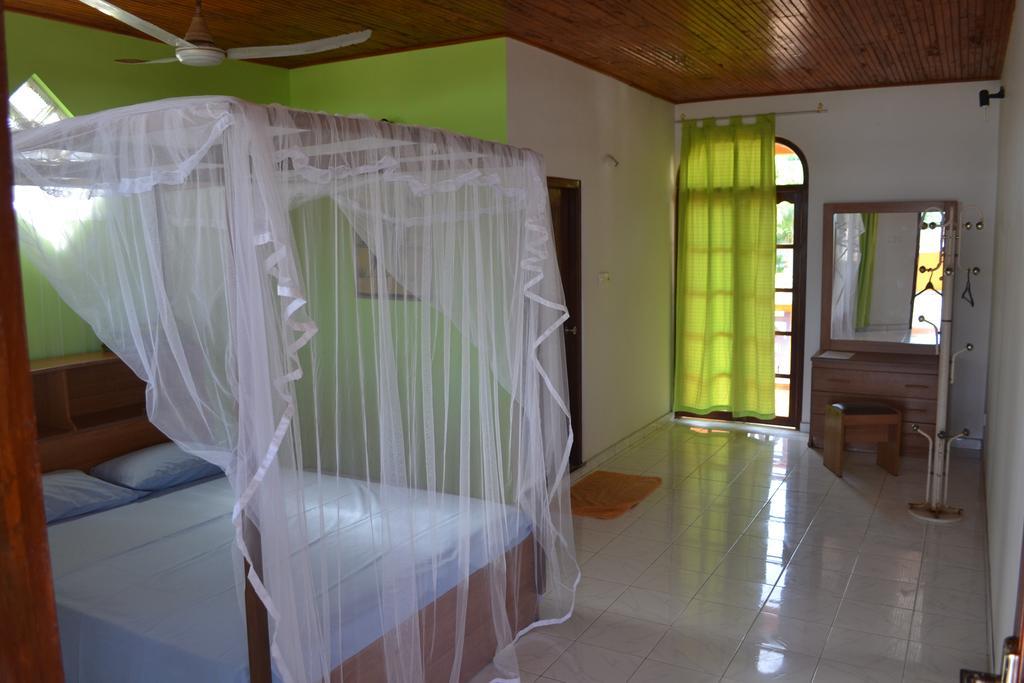 Bougain Villa Guesthouse Mirissa Bagian luar foto