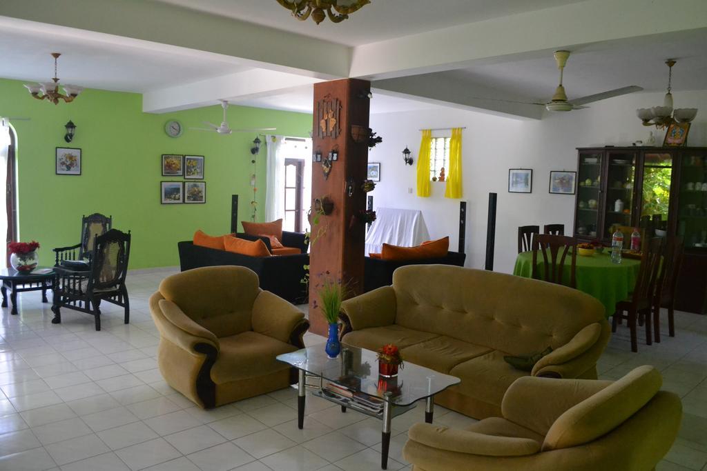 Bougain Villa Guesthouse Mirissa Bagian luar foto